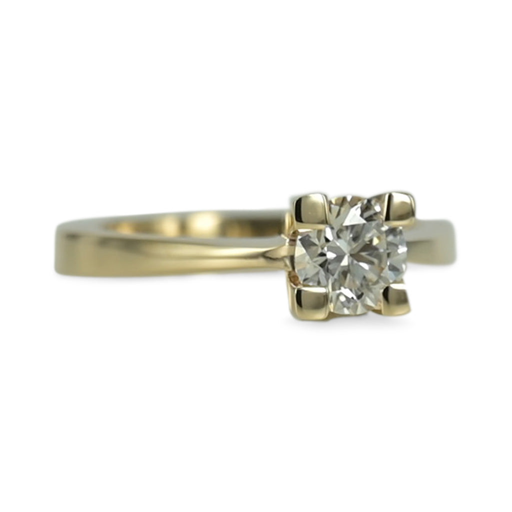 14 kt Klassisk diamantring