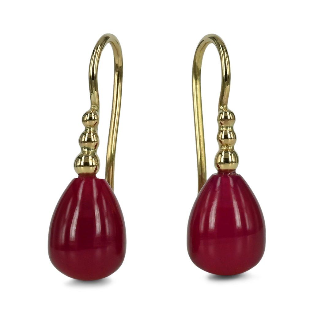 14 kt. Guld øreringe med smukke ørekroge pyntet med små guldkugler og dråbeformet Pink Calsedon