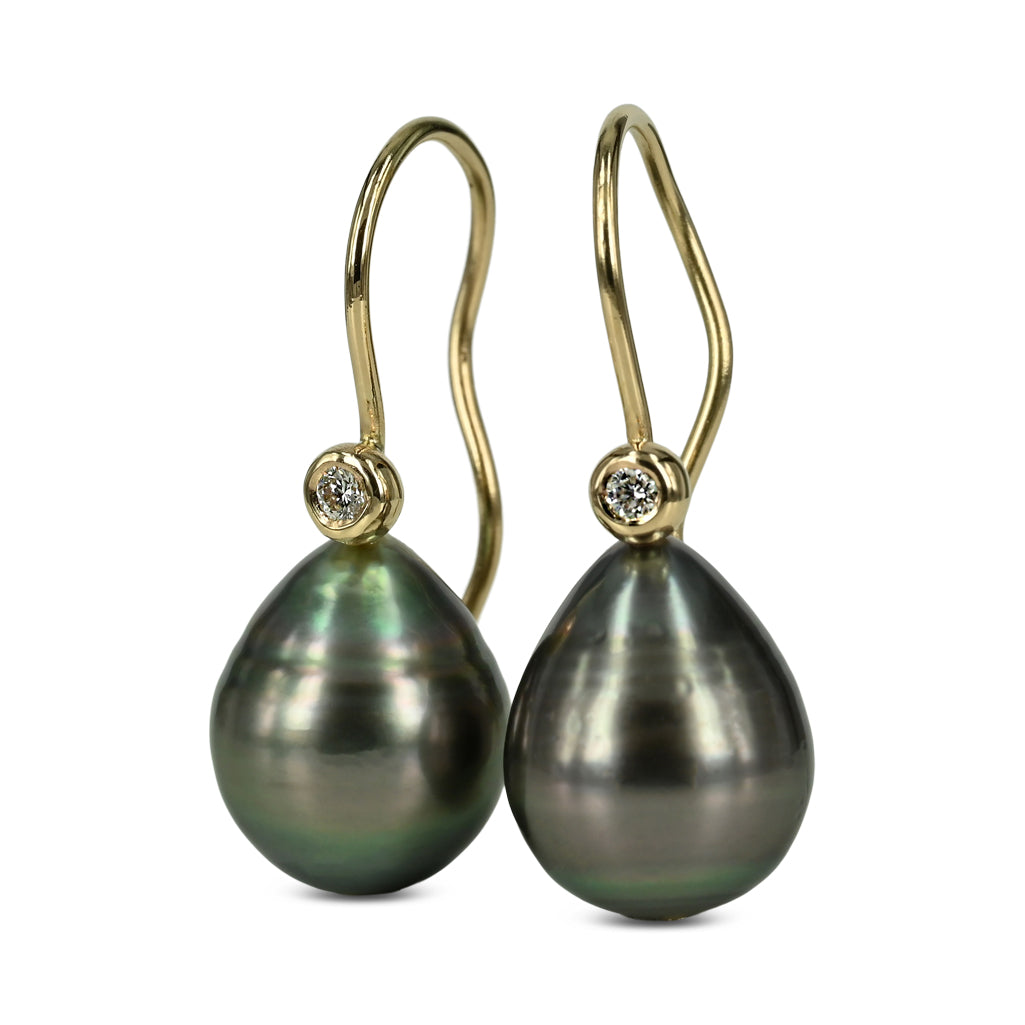 14 kt. Guld øreringe med smukke dråbeformet tahitiperler & Diamanter