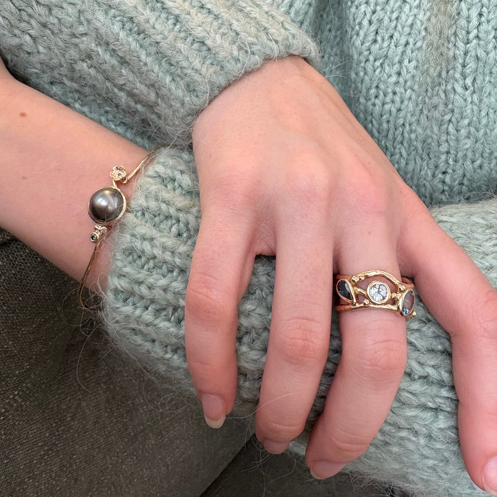 One of a Kind - Armring i 14 kt. guld Perle & Fairytale blomst