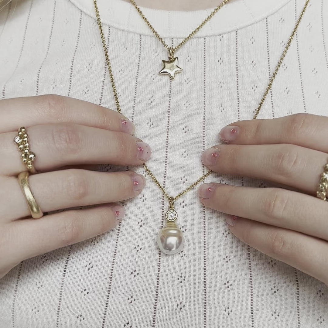 Styling af guld og perlesmykkersmykker fra guldsmed maiken pade