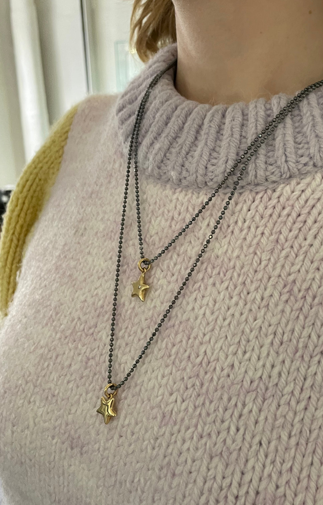 Believe - 14 kt. Guld vedhæng med din helt egen Lucky star Smuk stjerne der kan bæres alene eller sammen med en skøn perle, eller evt. et fint hjerte, mulighederne er utallige med denne skønne 14 kt guldhalskæde.