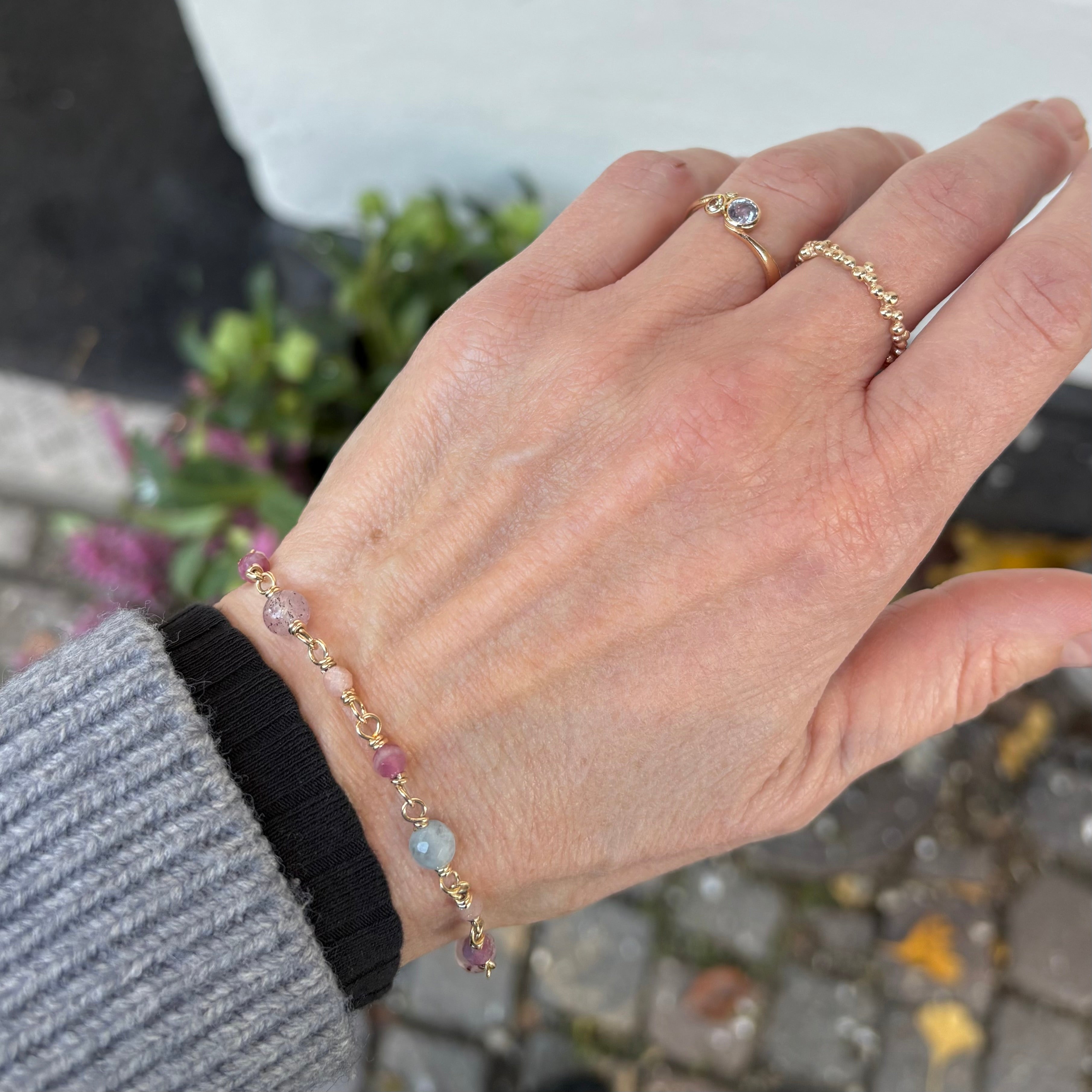 One of a kind - 14 kt. guld armbånd med Turmalin, Flurit & Månesten