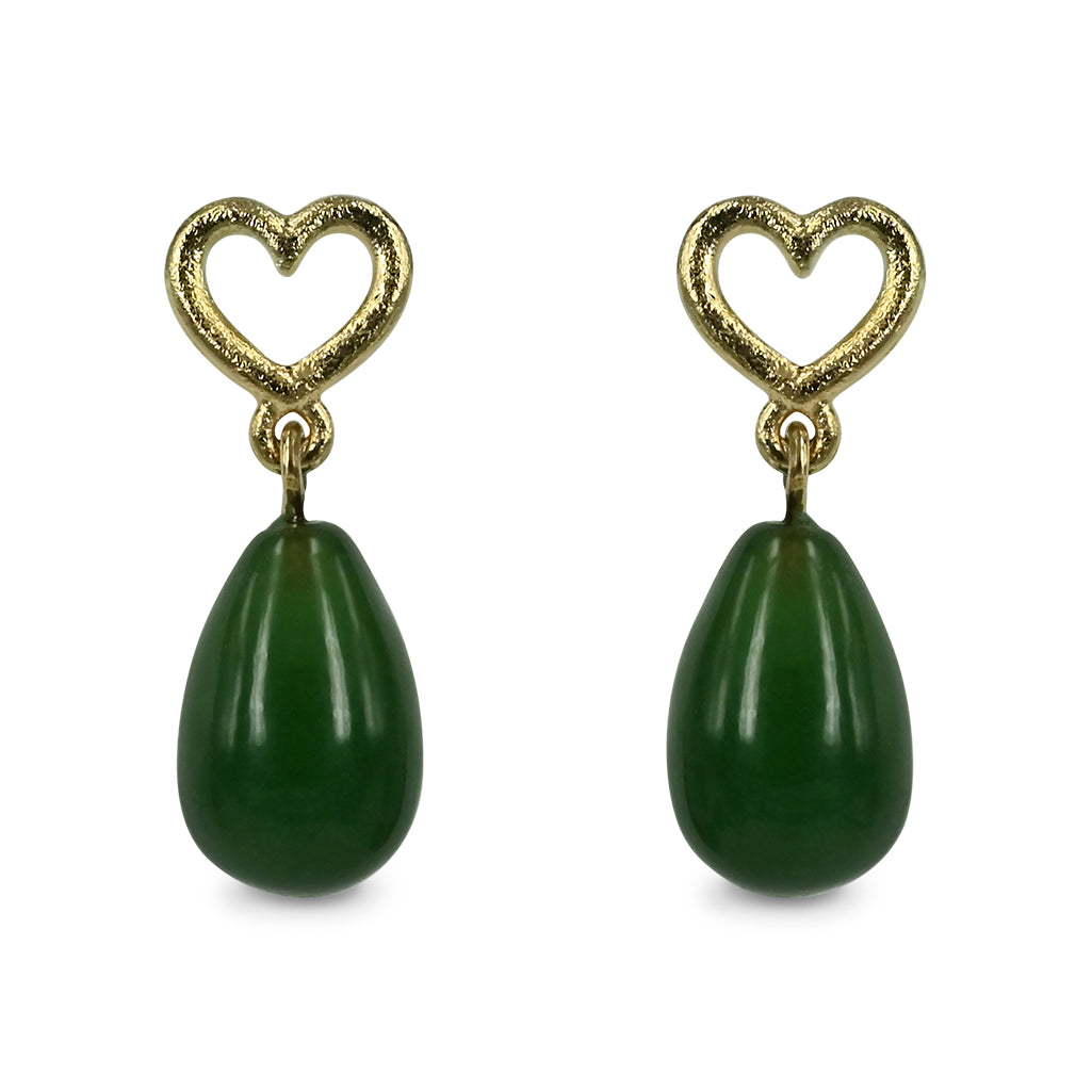 hjerte øreringe med dråbeformet grnne agater, der hænger fint under hjerterne.