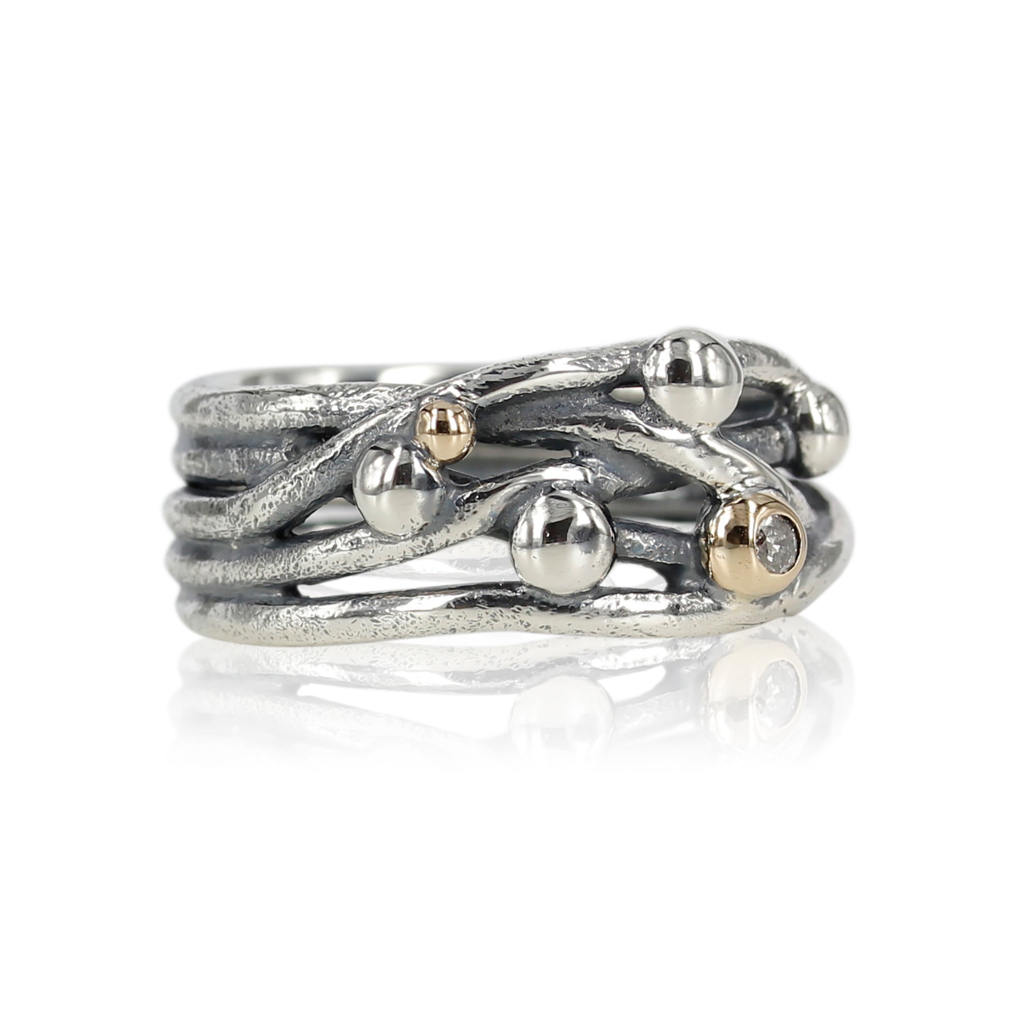 Sølv ring med fine guldkugler råt & feminint design - Se den