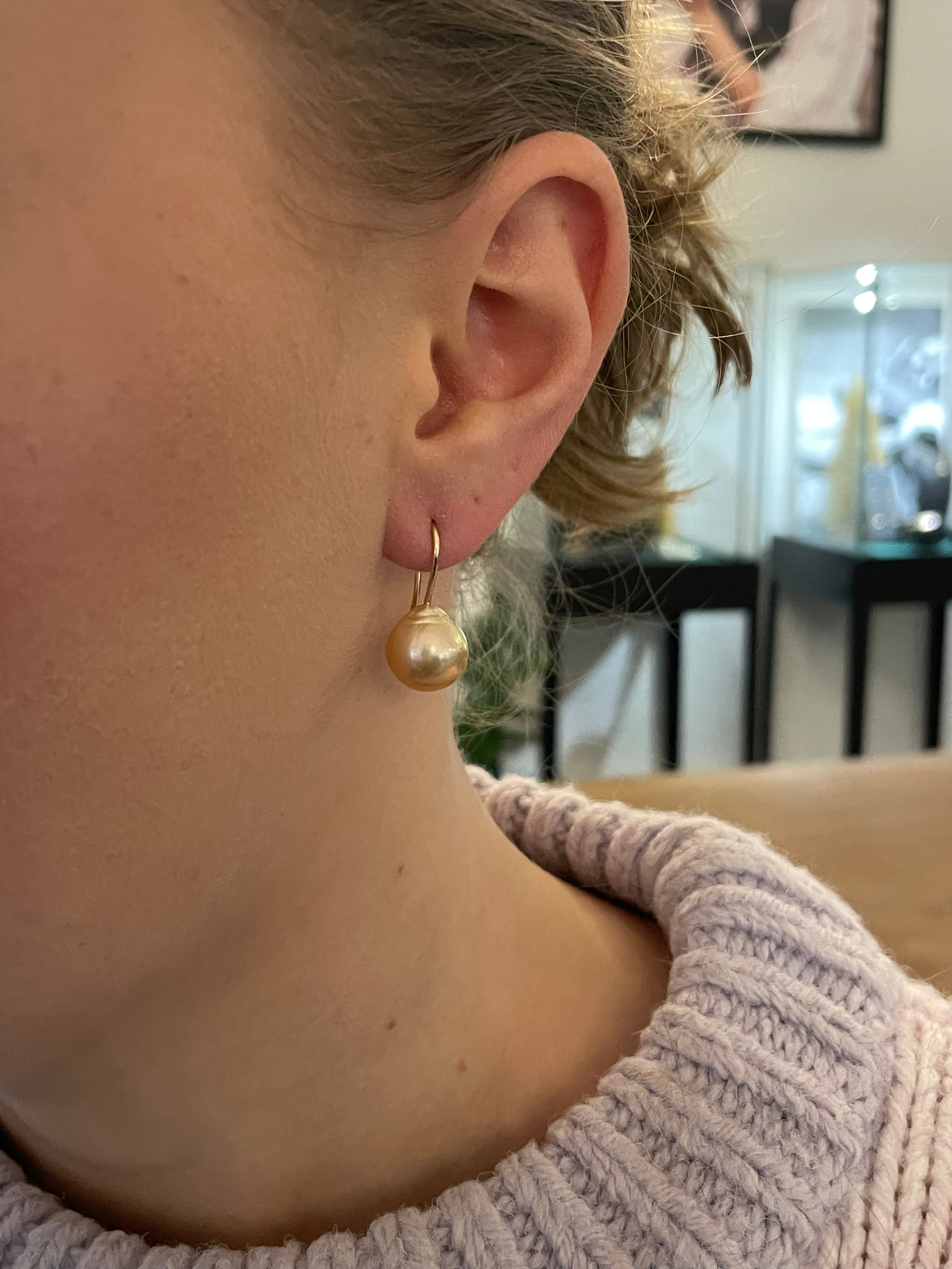14 kt. Guld ørering med rosa perle